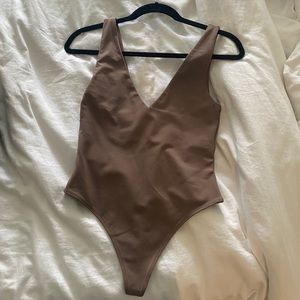 NWT Aritzia Babaton Bodysuit Size M